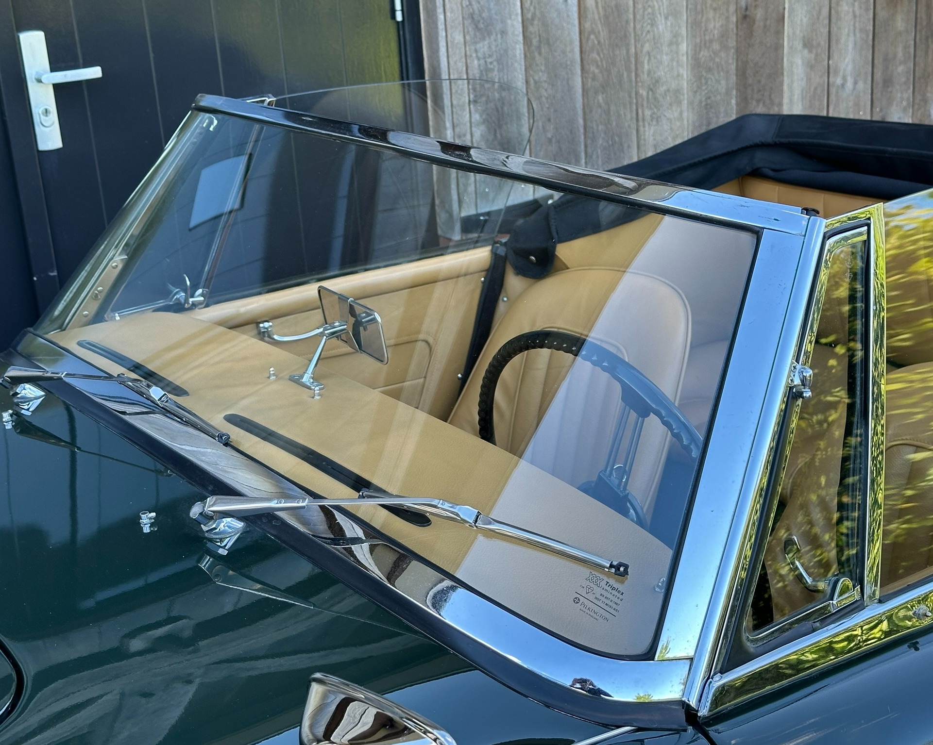  Image 22_other_image_17835851041961210026.jpg Receptionist | Hoekman Automotive