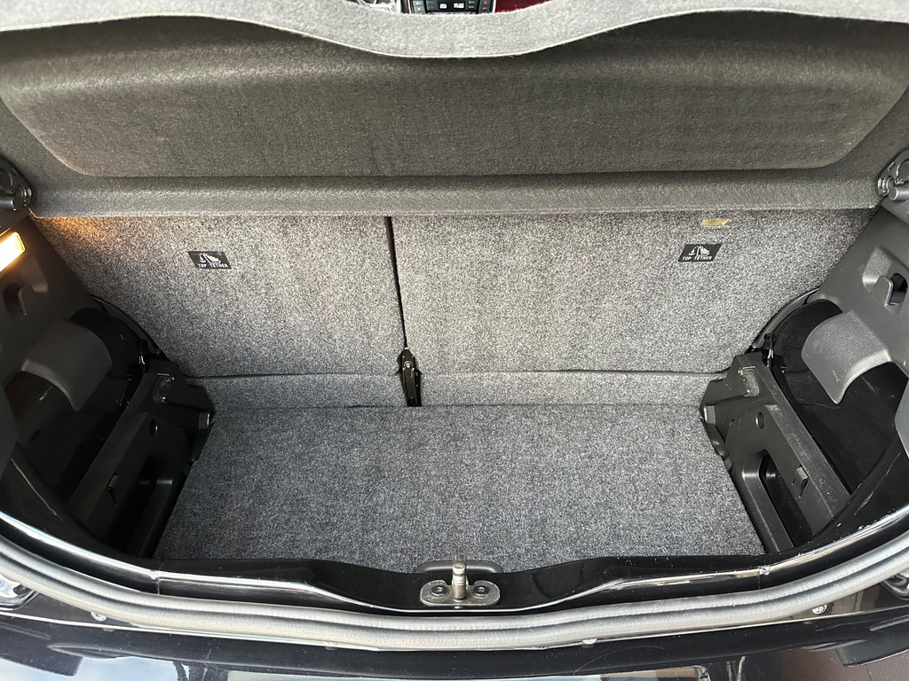 Volkswagen up! 1.0 TSI GTI 5-deurs | Climate, Cruise, Camera, Beats Audio, PDC, Getint Glas, Stoelverw., Sportstuur, 4-zits, 17” 54407744-13.jpg | Hoekman Automotive