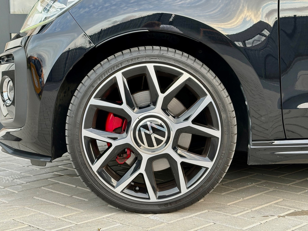 Volkswagen up! 1.0 TSI GTI 5-deurs | Climate, Cruise, Camera, Beats Audio, PDC, Getint Glas, Stoelverw., Sportstuur, 4-zits, 17” 54407744-22.jpg | Hoekman Automotive