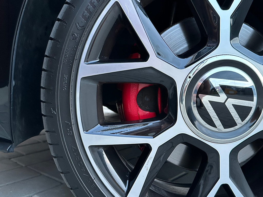 Volkswagen up! 1.0 TSI GTI 5-deurs | Climate, Cruise, Camera, Beats Audio, PDC, Getint Glas, Stoelverw., Sportstuur, 4-zits, 17” 54407744-23.jpg | Hoekman Automotive