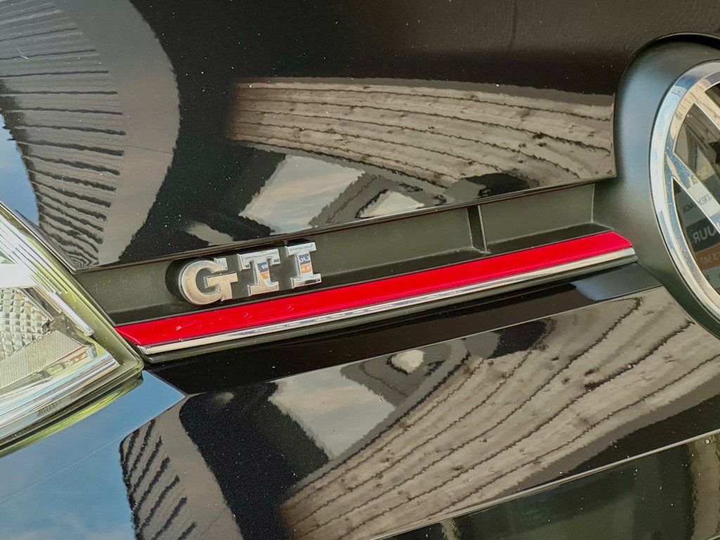 Volkswagen up! 1.0 TSI GTI 5-deurs | Climate, Cruise, Camera, Beats Audio, PDC, Getint Glas, Stoelverw., Sportstuur, 4-zits, 17” 54407744-25.jpg | Hoekman Automotive