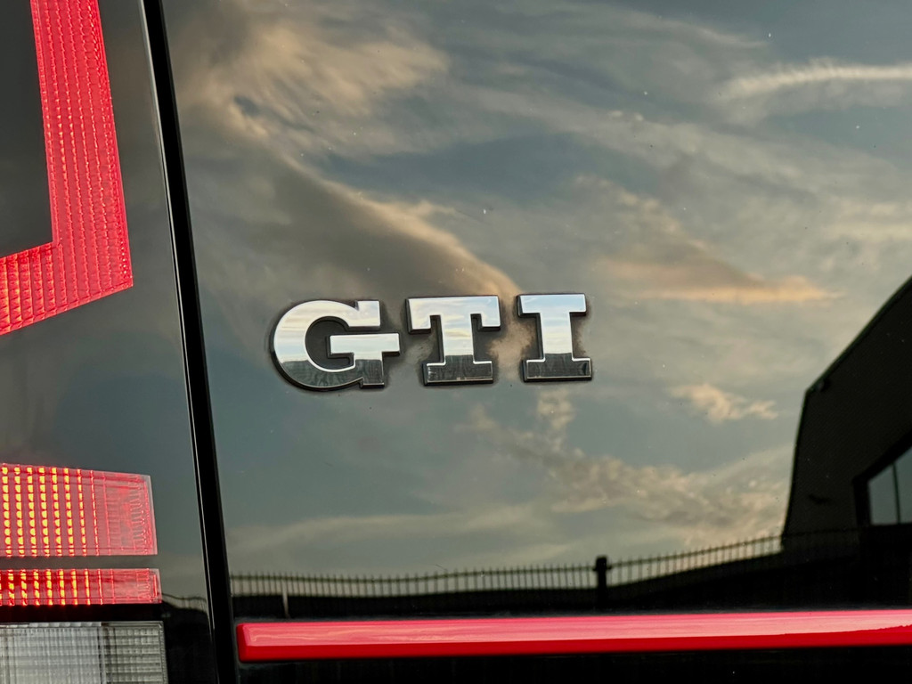 Volkswagen up! 1.0 TSI GTI 5-deurs | Climate, Cruise, Camera, Beats Audio, PDC, Getint Glas, Stoelverw., Sportstuur, 4-zits, 17” 54407744-29.jpg | Hoekman Automotive