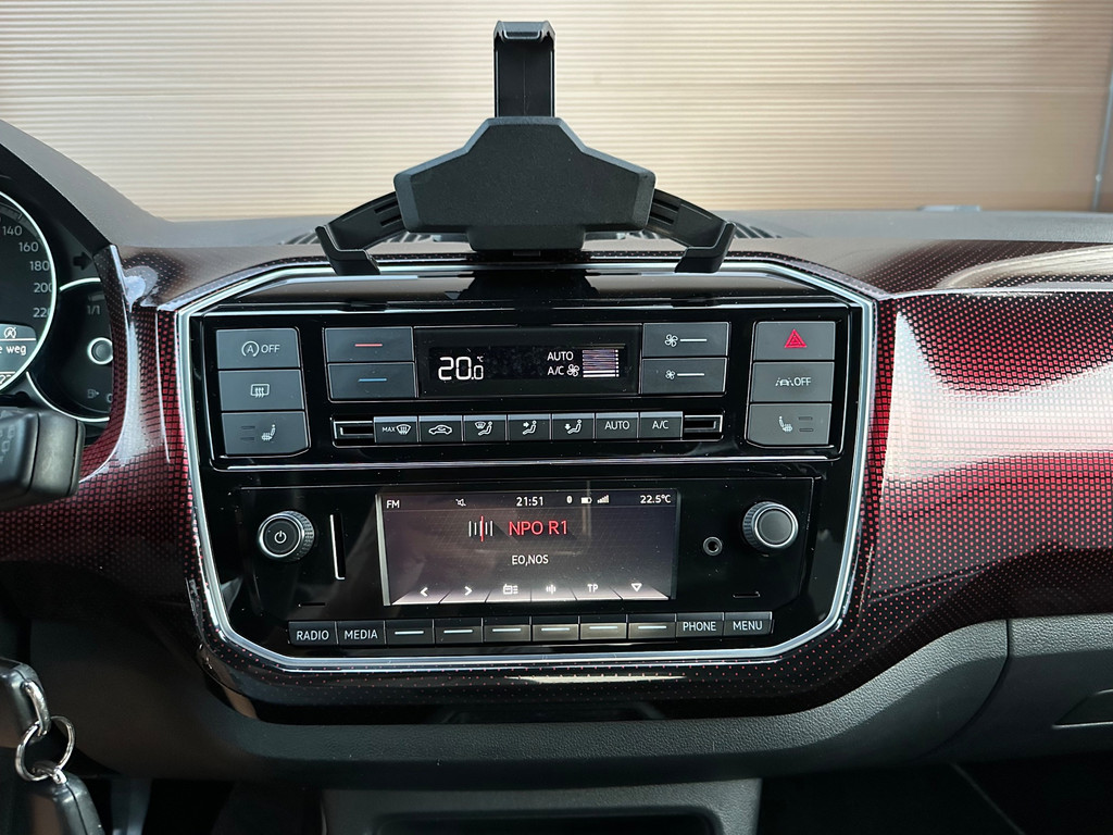 Volkswagen up! 1.0 TSI GTI 5-deurs | Climate, Cruise, Camera, Beats Audio, PDC, Getint Glas, Stoelverw., Sportstuur, 4-zits, 17” 54407744-3.jpg | Hoekman Automotive