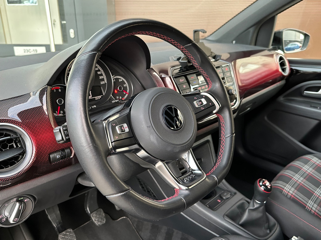 Volkswagen up! 1.0 TSI GTI 5-deurs | Climate, Cruise, Camera, Beats Audio, PDC, Getint Glas, Stoelverw., Sportstuur, 4-zits, 17” 54407744-34.jpg | Hoekman Automotive