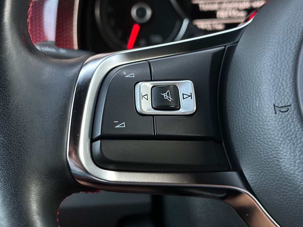 Volkswagen up! 1.0 TSI GTI 5-deurs | Climate, Cruise, Camera, Beats Audio, PDC, Getint Glas, Stoelverw., Sportstuur, 4-zits, 17” 54407744-41.jpg | Hoekman Automotive