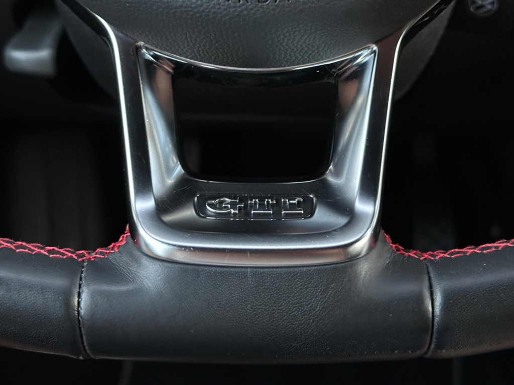 Volkswagen up! 1.0 TSI GTI 5-deurs | Climate, Cruise, Camera, Beats Audio, PDC, Getint Glas, Stoelverw., Sportstuur, 4-zits, 17” 54407744-42.jpg | Hoekman Automotive