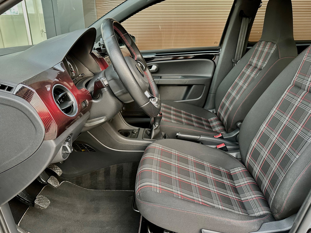 Volkswagen up! 1.0 TSI GTI 5-deurs | Climate, Cruise, Camera, Beats Audio, PDC, Getint Glas, Stoelverw., Sportstuur, 4-zits, 17” 54407744-8.jpg | Hoekman Automotive