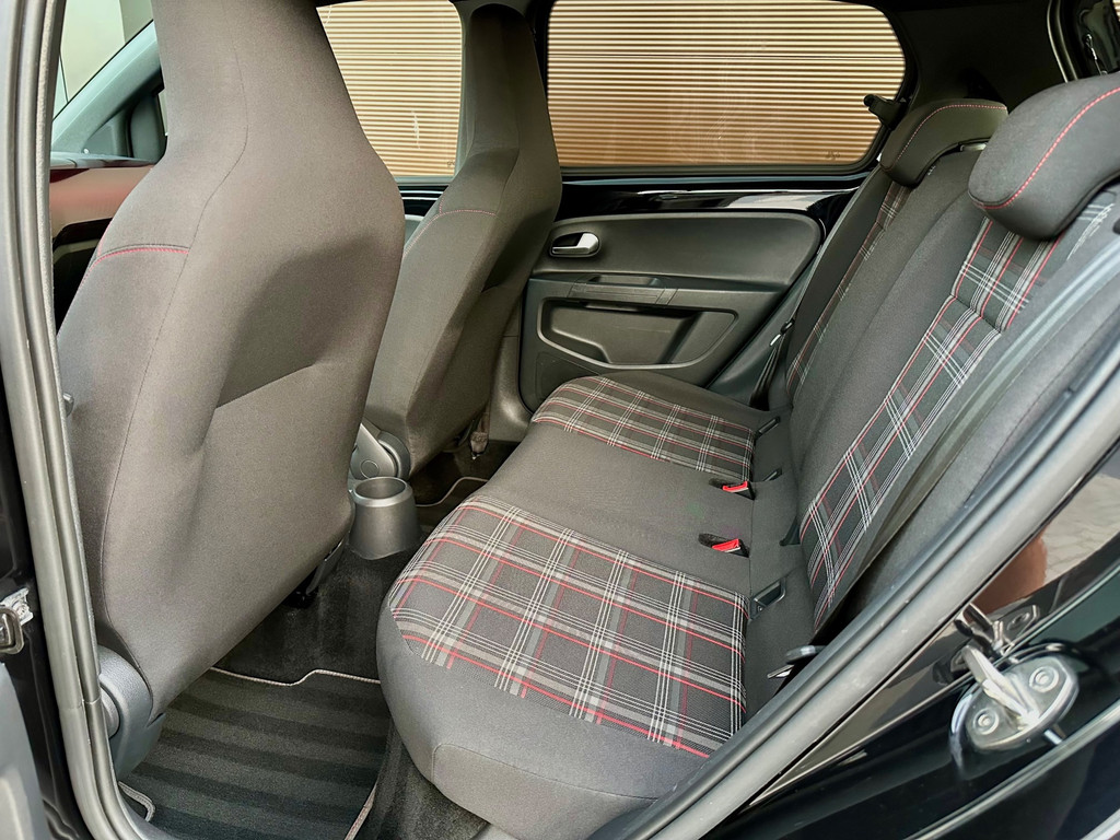 Volkswagen up! 1.0 TSI GTI 5-deurs | Climate, Cruise, Camera, Beats Audio, PDC, Getint Glas, Stoelverw., Sportstuur, 4-zits, 17” 54407744-9.jpg | Hoekman Automotive