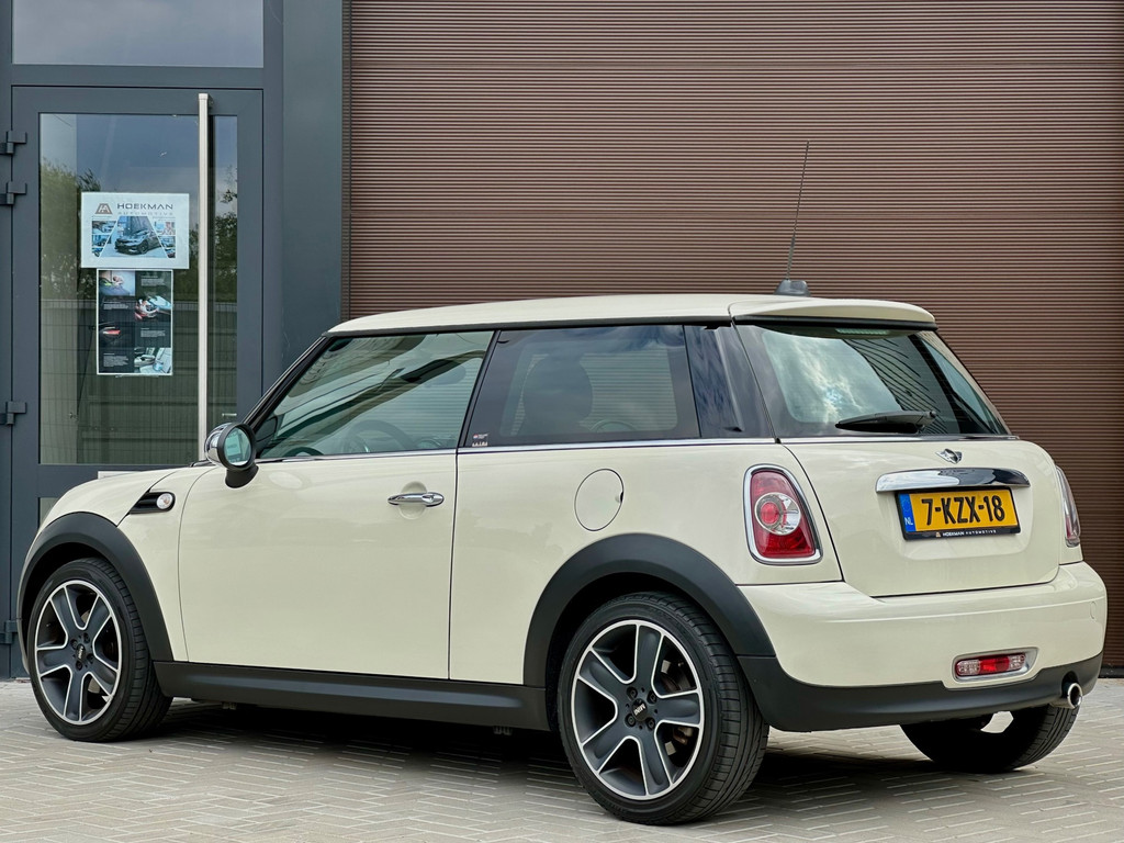 MINI 3-Deurs 1.6 One Chili | BTW auto! dealeronderh.| Climate, Cruise, Navigatie, Bluetooth, Half lederen bekleding, USB/AUX, 17' 54875219-2.jpg | Hoekman Automotive