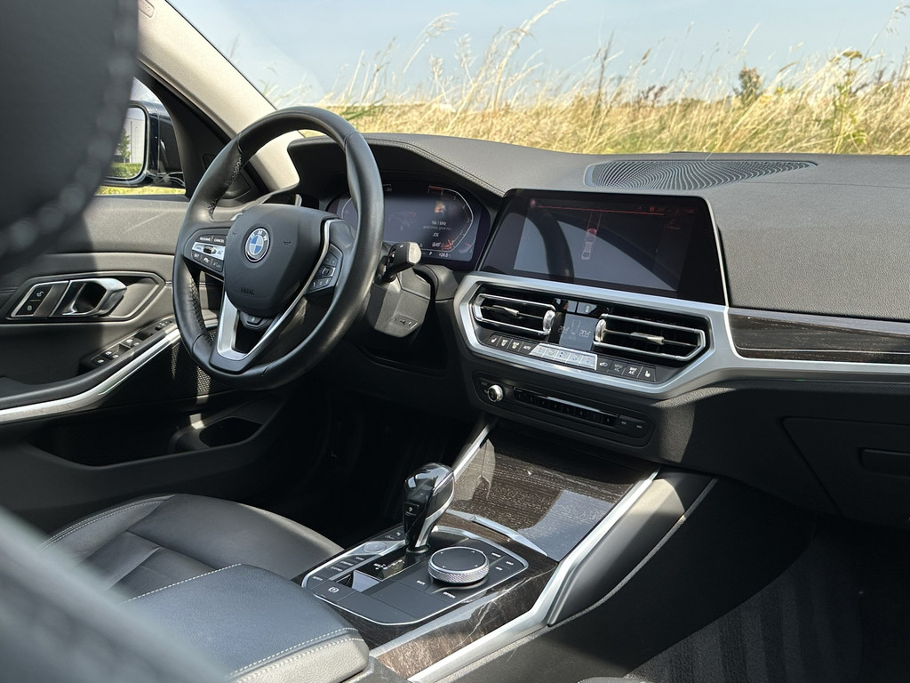 BMW 3 Serie 330i High Executive Automaat | Panoramadak, ACC, Leer, Trekhaak, Apple CarPlay, Stoelverw.- stuurverw., PDC, LED, 19" 56542126-2.jpg | Hoekman Automotive
